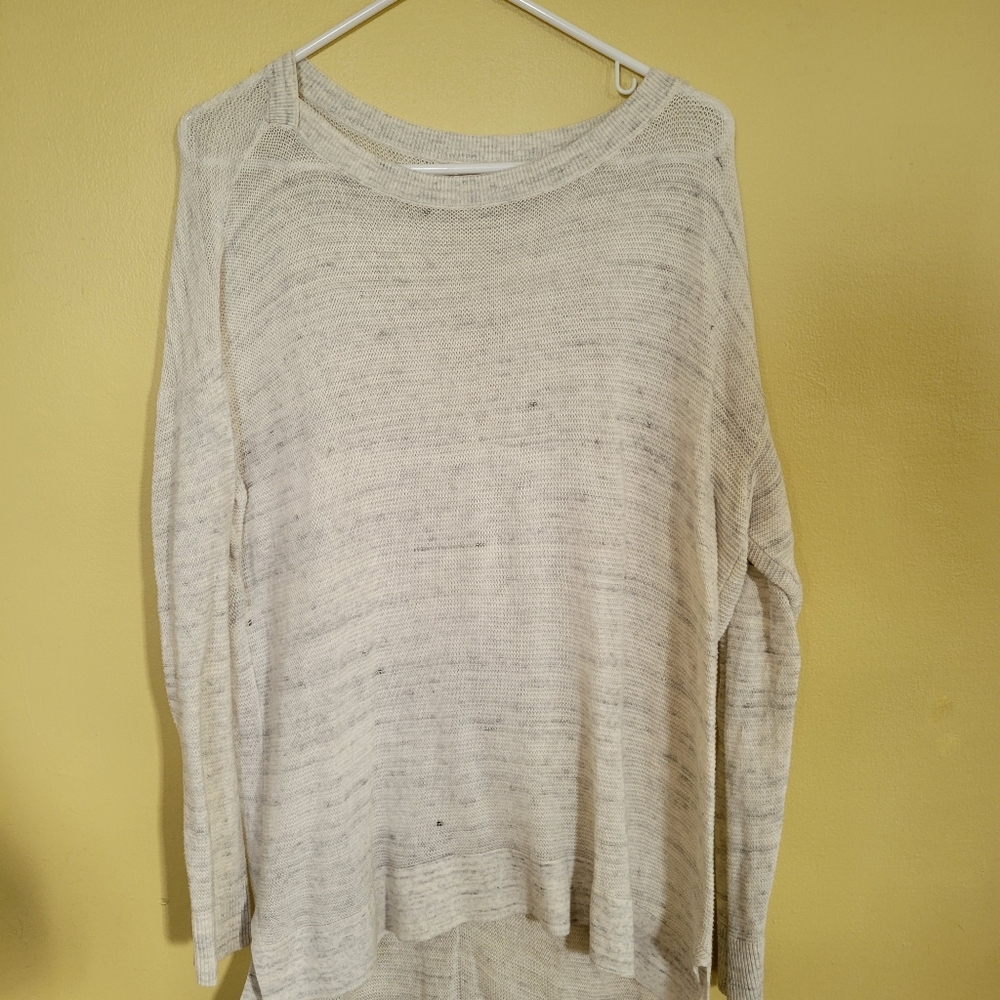 Light weight sweater